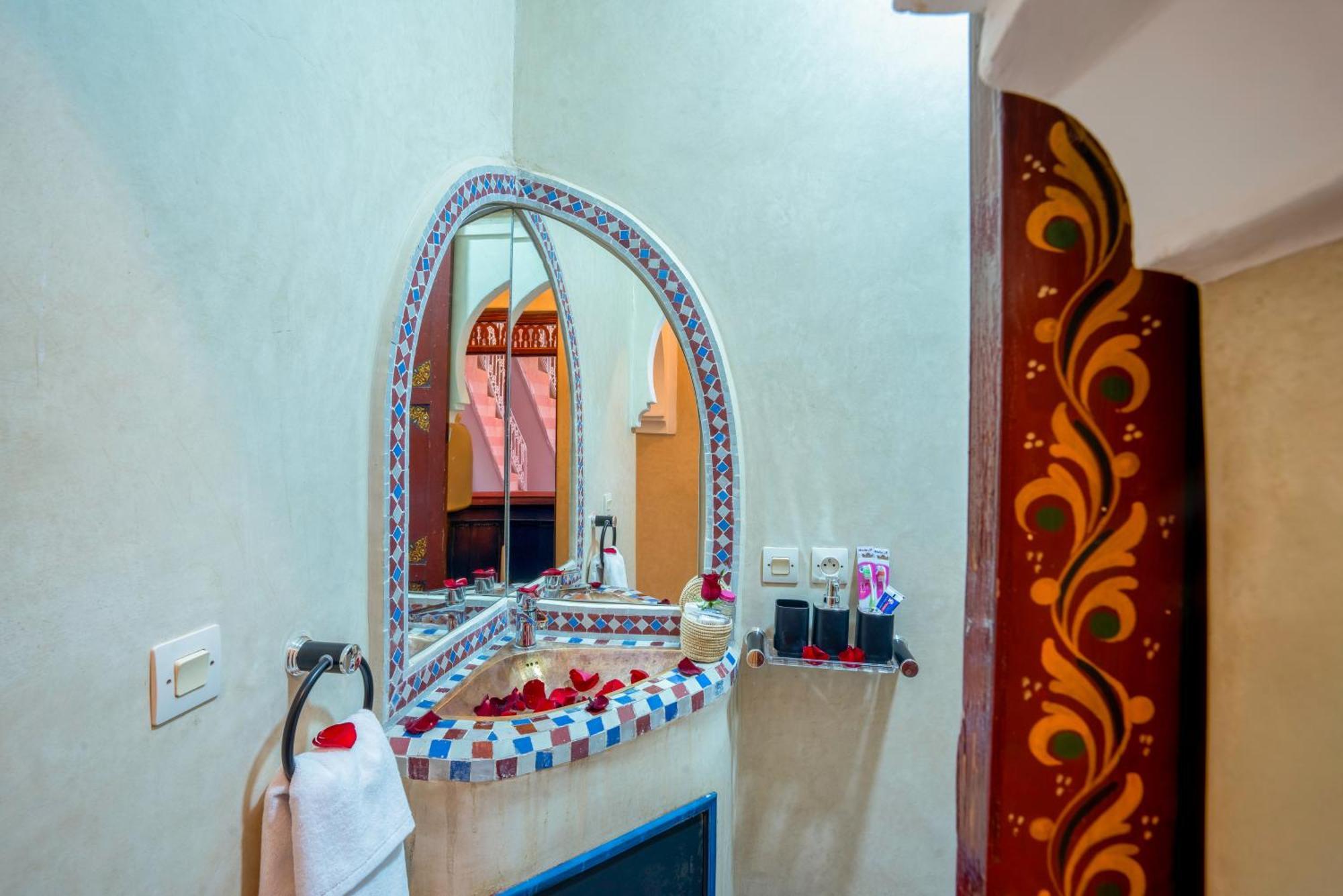 Riad Le Graff Pink Marrakesh Esterno foto